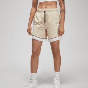Jordan Essentials Women’s Diamond Shorts.